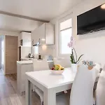 Seahouse Ocean Beauty In Marina With Open Sea View, Terrace And Jacuzzi