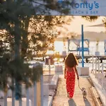 Ocean Beauty Beachfront Lux Boat House In Marina With Sea View And Jacuzzi Holiday home *