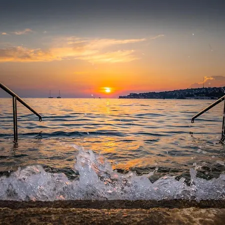 Ocean Beauty Beachfront House Boat In Portoroz With Sea View And Jacuzzi * Portorož