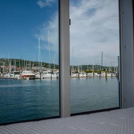 Floating Seahouse Ocean Beauty Holiday home *
