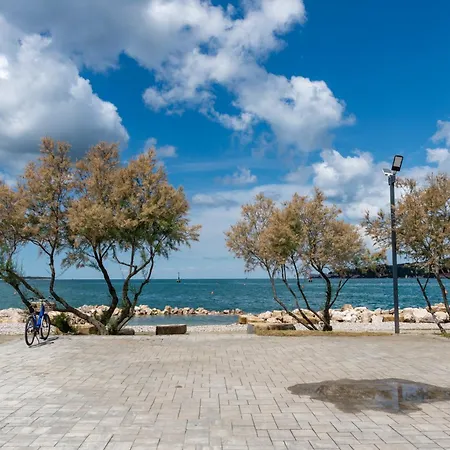 Дом отдыха Floating Seahouse Ocean Beauty