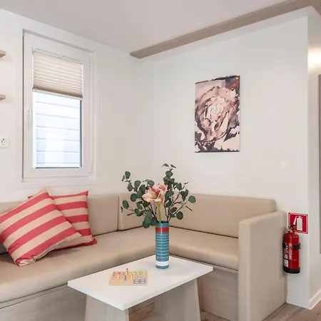 Floating Seahouse Ocean Beauty Дом отдыха *