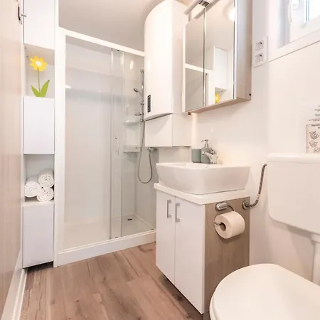 Floating Seahouse Ocean Beauty Nyaraló