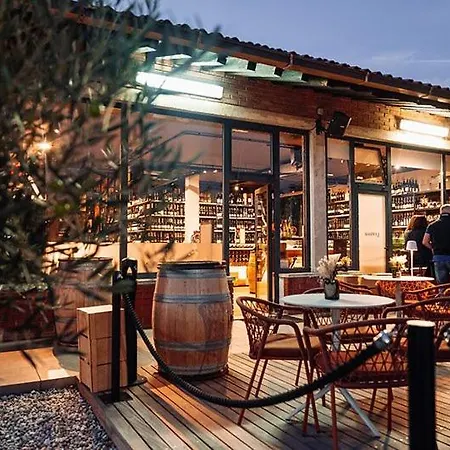 Ferienhaus Ocean Beauty Beachfront House Boat In Portoroz With Sea View And Jacuzzi *