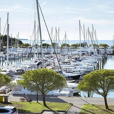 Ocean Beauty Beachfront House Boat In Portoroz With Sea View And Jacuzzi Portorož