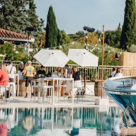 Vakantiehuis Ocean Beauty Beachfront House Boat In Portoroz With Sea View And Jacuzzi *
