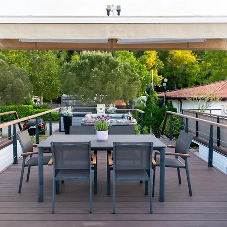 Ferienhaus Ocean Beauty Beachfront House Boat In Portoroz With Sea View And Jacuzzi