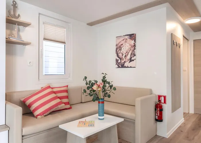 Seahouse Ocean Beauty In Marina With Open Sea View, Terrace And Jacuzzi بيت للعطل *