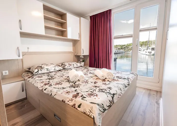 Seahouse Ocean Beauty In Marina With Open Sea View, Terrace And Jacuzzi *