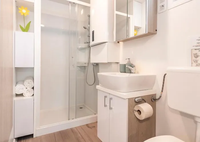 Seahouse Ocean Beauty In Marina With Open Sea View, Terrace And Jacuzzi بيت للعطل